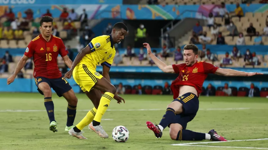 ВИДЕО: Гредата и невероятният късмет, които покриха Испания срещу Швеция на Евро 2020
