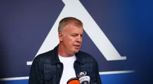 {{ otherArticle[0].article.title }}