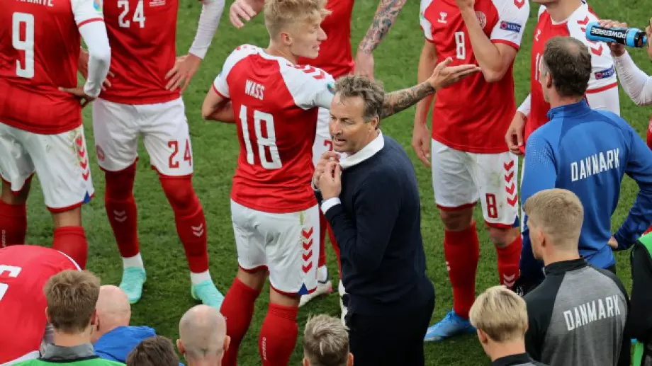 Треньорът на Дания скочи на УЕФА заради доиграването на мача с Финландия