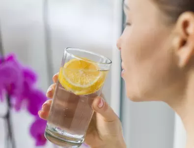 Вода с лимон - лекар разкри може ли помогне за отслабване