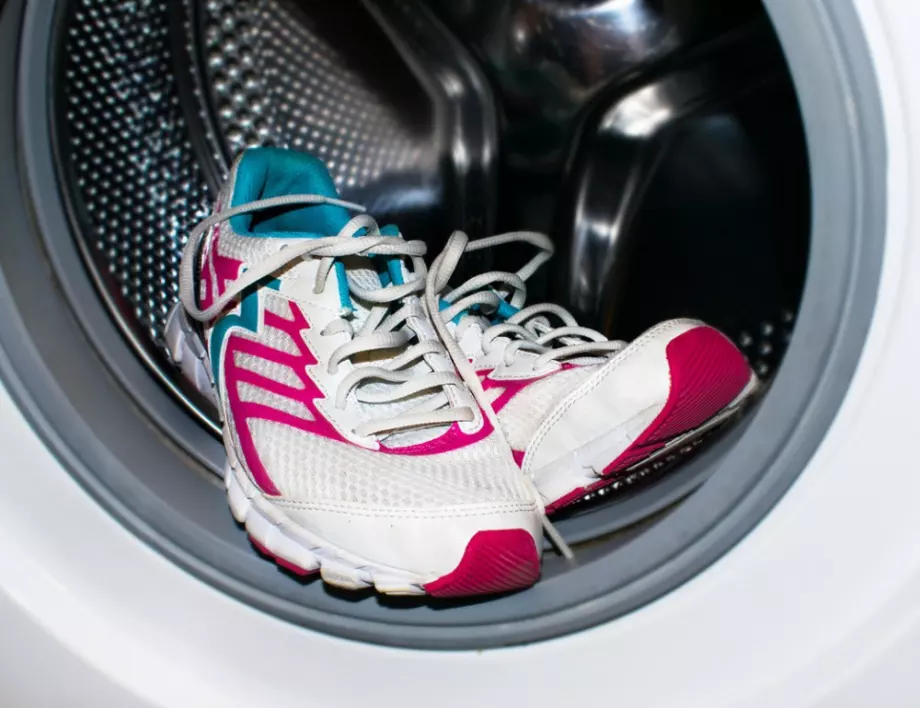Триковете, които трябва да знае всяка домакиня при пране на маратонките в пералня