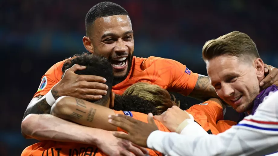 Нидерландия гледа към 1/8-финалите след лесна победа над Австрия
