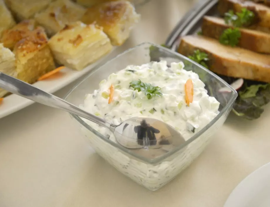 Извара и кисело мляко - най-вкусната лятна разядка