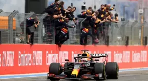 Макс Верстапен изпревари Люис Хамилтън за победата в Гран При на Франция