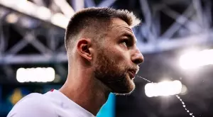 Челси продължава да броди около звезда на Интер