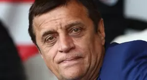 БФС наложи огромна глоба на Царско село, обяви Стойне Манолов за "фен"