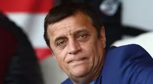 "Президентът ме последва в съблекалнята и ме удари по-силно" - Юсуфа Яфа обвини Стойне Манолов