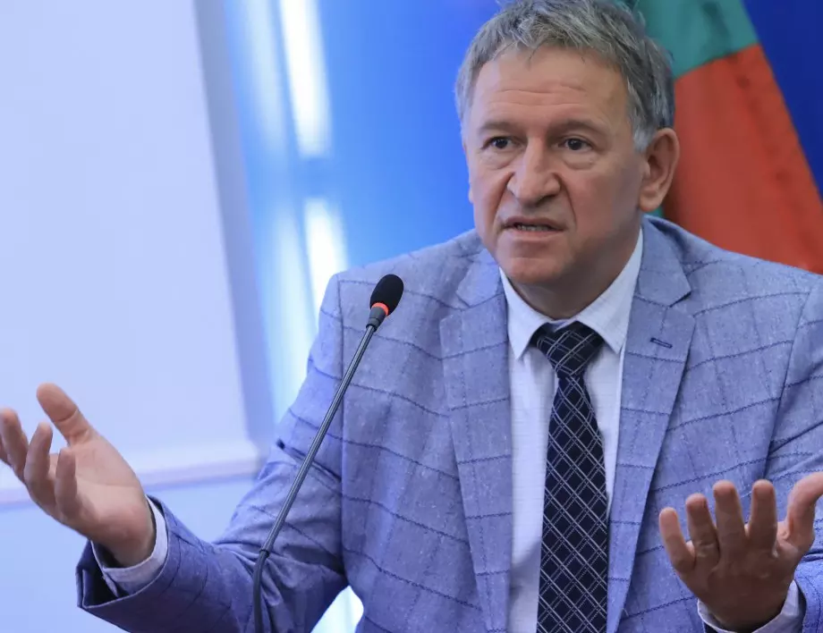 Д-р Стойчо Кацаров: Не е вярно, че се пускат пътеки, за да не плаща пациентът