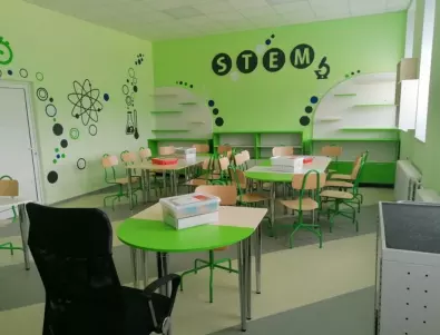 Училище в село Средногорци вече се радва на чисто нов STEM център