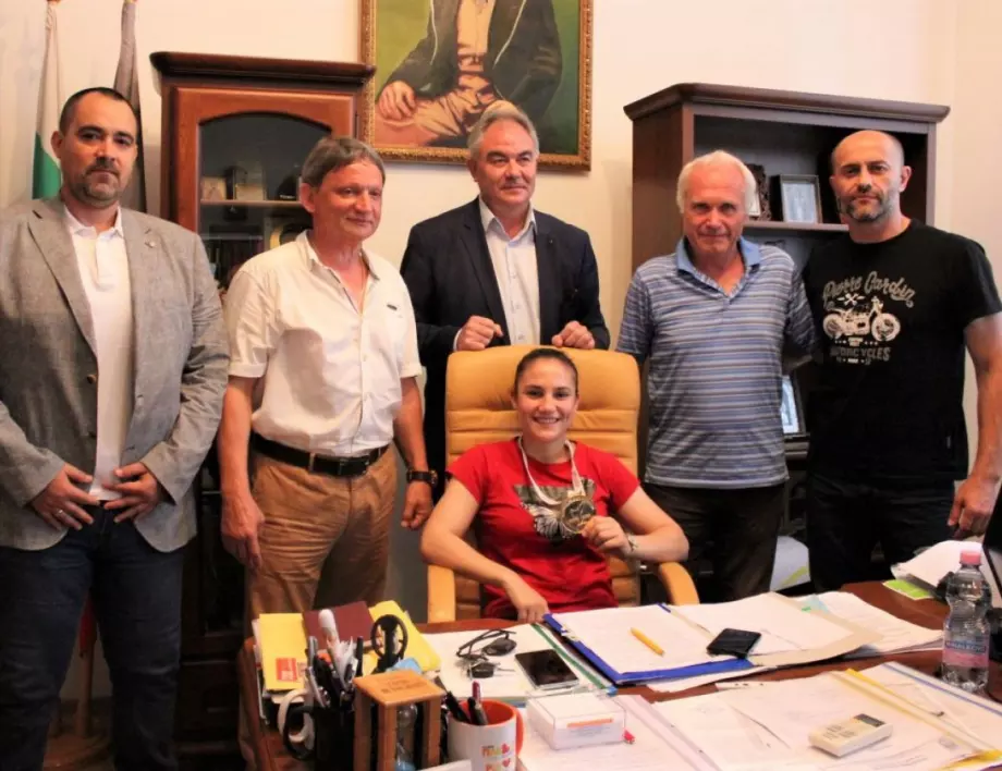Кметът на Плевен пожела Олимпийска титла и здраве на Ивет Горанова и треньора й 