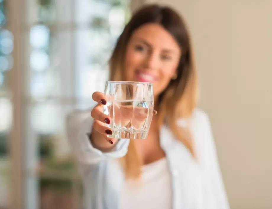 8 чаши вода могат да лекуват тези болести
