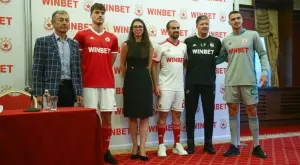 {{ otherArticle[0].article.title }}