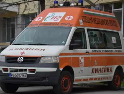Ваксинират срещу COVID-19 в села край Асеновград, чрез мобилен кабинет