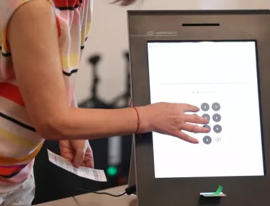 ЦИК: Гласуване с бюлетини, ако до 20 минути не бъде поправена развалена машина