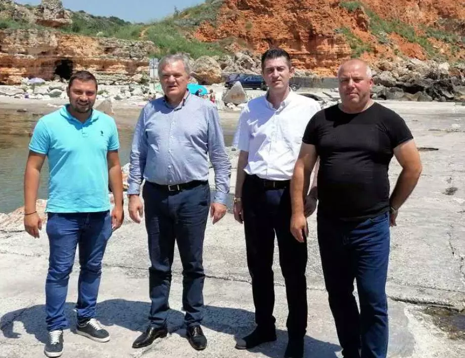 Продължава битката за спасяване на залива Болата в резерват Калиакра със съвместните усилия на ПП АБВ и кмета на село Българево
