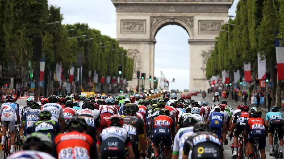 “Тур Дьо Франс” 2022: Драма до последния метър и нова победа за Погачар