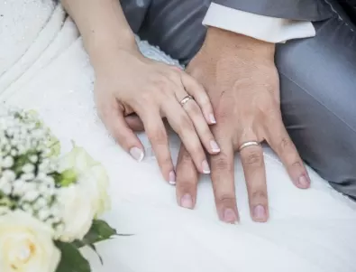 КС се заема с отмяната на възможността за брак между непълнолетни