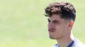 {{ otherArticle[0].article.title }}