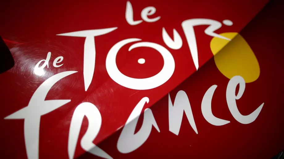 "Тур Дьо Франс"'22: Якобсен спечели етап 2, Ван Аерт с Жълтата фланелка 