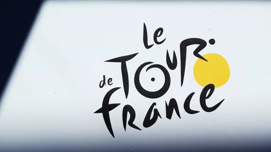 "Тур Дьо Франс": Ваут Ван Аерт спечели етап 11 след солова атака на Мон Венту