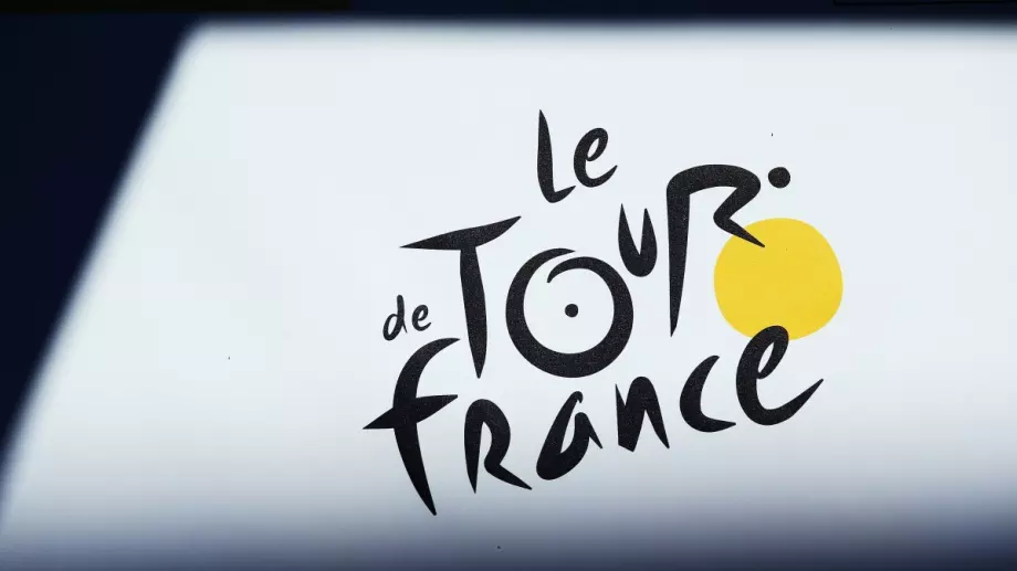 “Тур Дьо Франс” 2022: Погачар спечели шестия етап и облече Жълтата фланелка