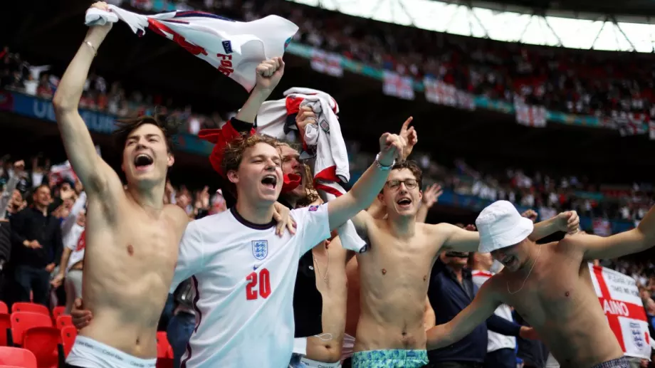Грозно: Феновете на Англия освиркаха химна на Германия (ВИДЕО)