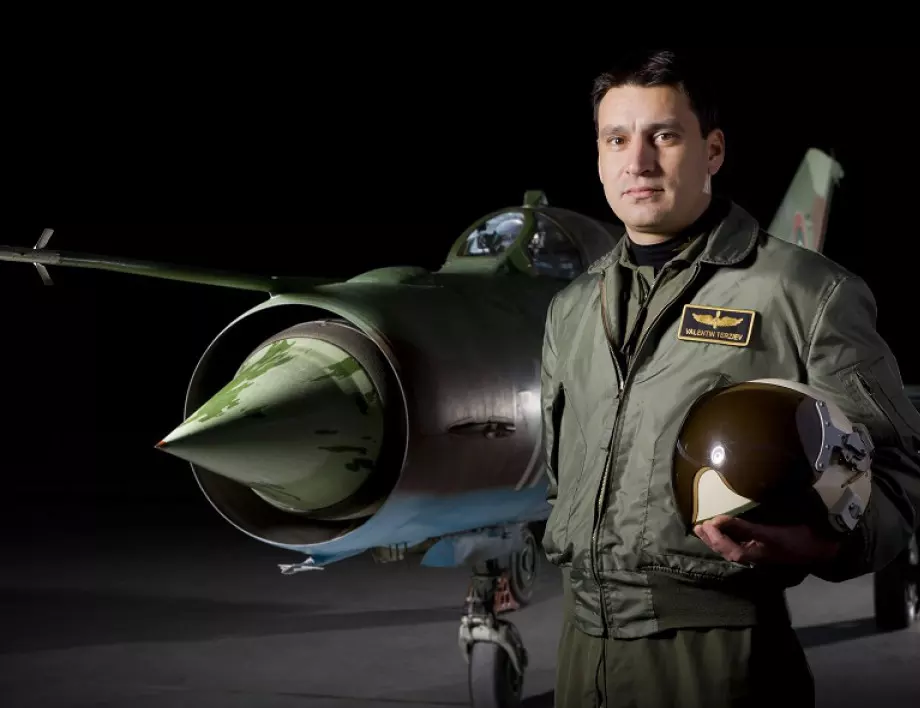 Синът на загиналия военен пилот съди авиобаза "Граф Игнатиево" 