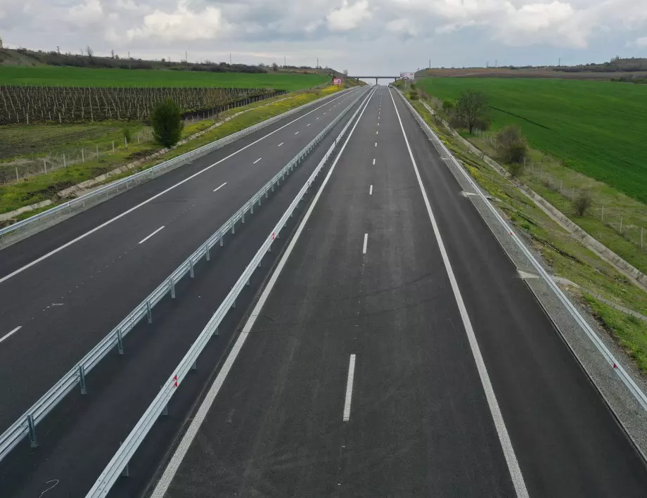 Срещу 35 млн. лева пуснаха частично участъка на магистрала "Тракия" между Чирпан и Стара Загора в посока Бургас