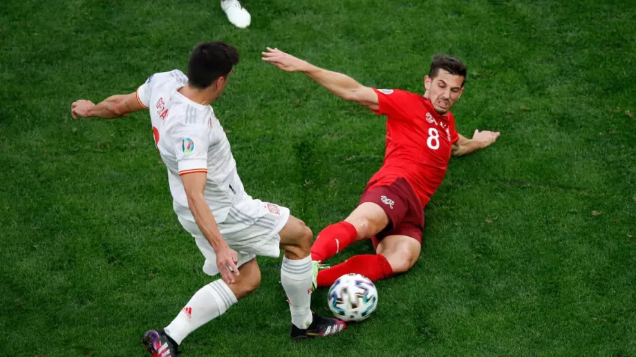 ВИДЕО: Това ли е най-спорният червен картон на Европейското по футбол?