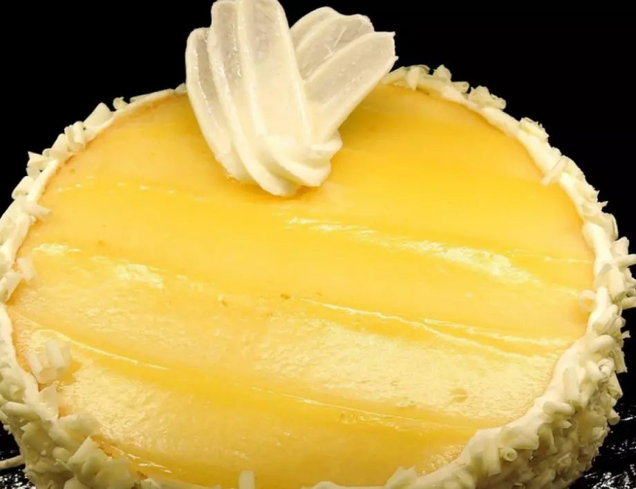 Лимонова торта, с която да поглезим сетивата си