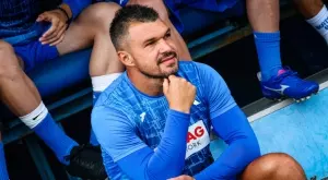 {{ otherArticle[0].article.title }}