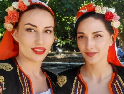 Звездният фолклорен дует Бисера и Лидия с прекрасна българска песен от Западните покрайнини