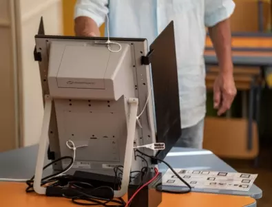 В Турция - опит да се гласува с климатик, не с машина (ВИДЕО)