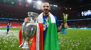 "IT'S COMING TO ROME": Леонардо Бонучи и дивата му радост след финала на Евро 2020 (ВИДЕО)