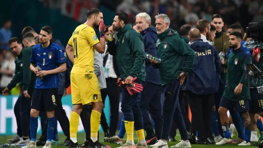 Как Салваторе Сиригу мотивира и разплака целия отбор на Италия преди финала на Европейското?