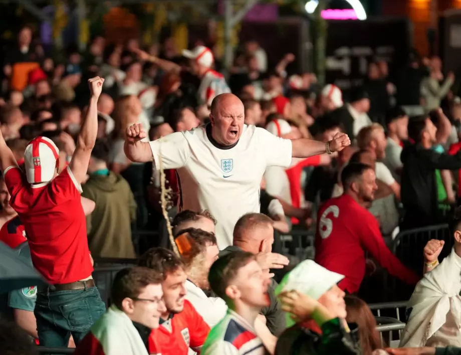Английски фенове объркали знамето и нападнали българското посолство след финала