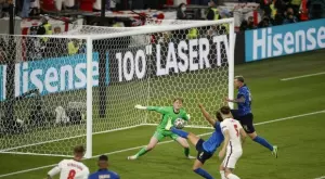 Един куп личности подкрепиха съкрушената Англия в социалните мрежи