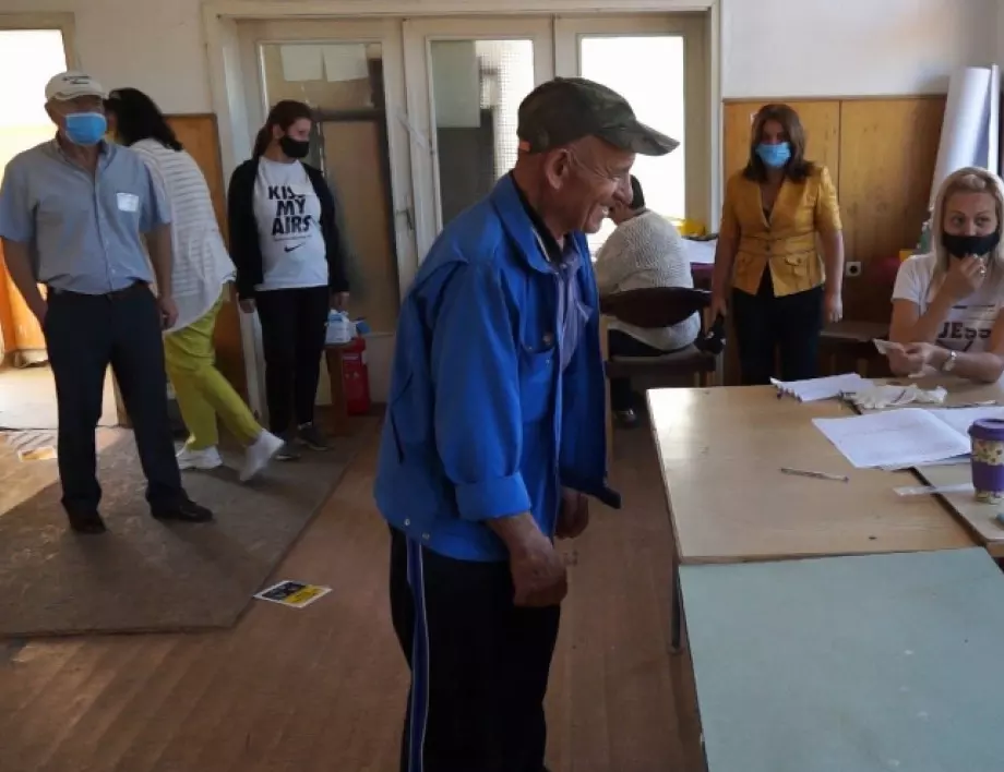 Близо 9000 души по-малко са гласували в Смолянско, но пък избирателите са намалели с 2300