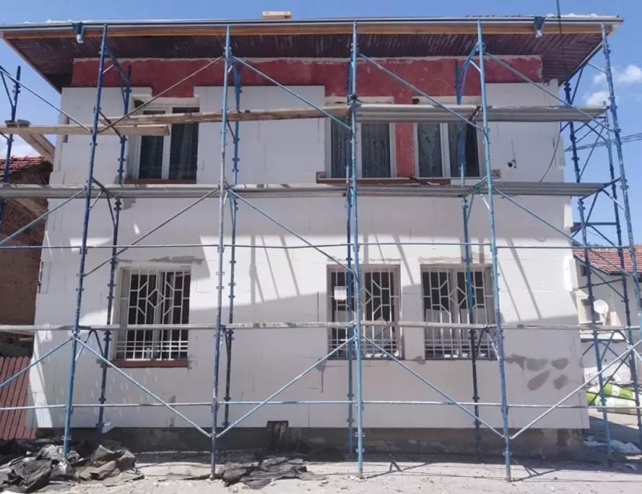 През тази седмица започна ремонтът на сградата на кметството в село Шипочан