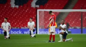 Женският футболен отбор на Великобритания ще коленичи преди мачовете в Токио 