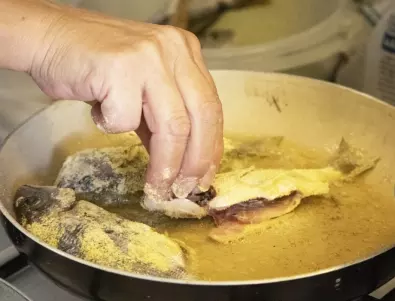 Професионален готвач издаде каква е тайната на панираната риба