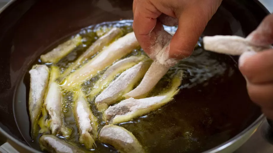 Разберете как пържат риба в елитните ресторанти – ще си оближете пръстите