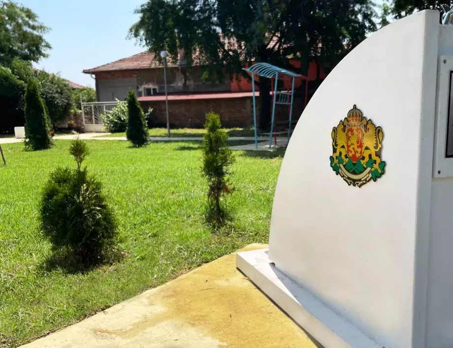 Архитект подари изцяло нов кът за отдих на Стамболийски, продължава облагородяването в селата от общината