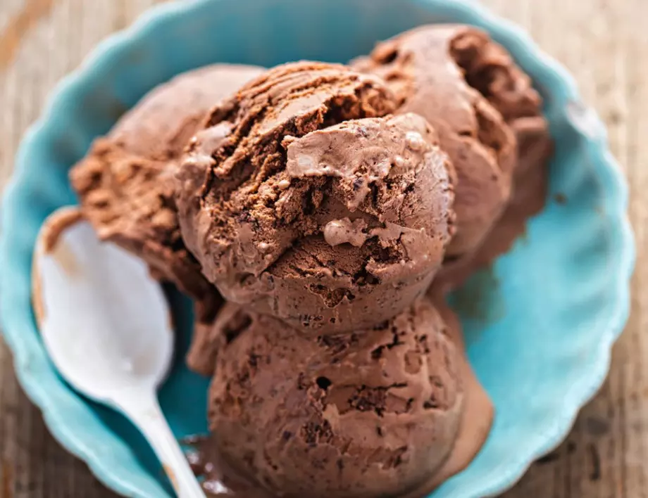 Бърз и лесен домашен сладолед с шоколад! 