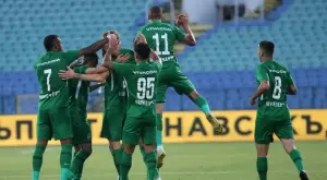 {{ otherArticle[0].article.title }}