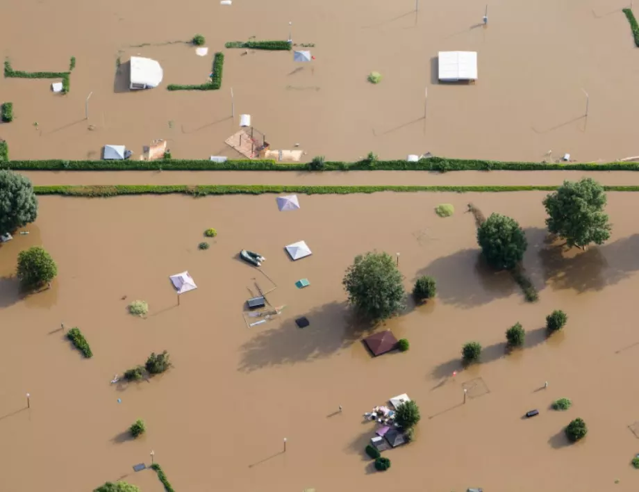 Наводнения в Югоизточна Турция взеха жертва, три деца са в неизвестност