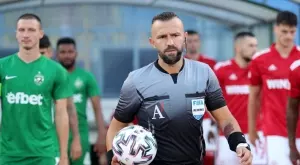 Ивайло Стоянов ще свири дербито между Ботев Пд и Левски