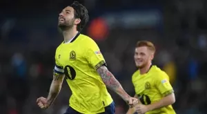 Шотландски футбол: Никога не сте виждали такъв гол от пряк свободен удар (ВИДЕО)