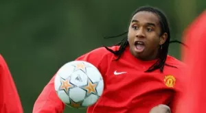 Погнаха бивш играч на Манчестър Юнайтед за измами с криптовалута