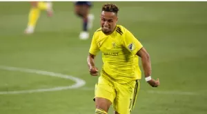 {{ otherArticle[0].article.title }}